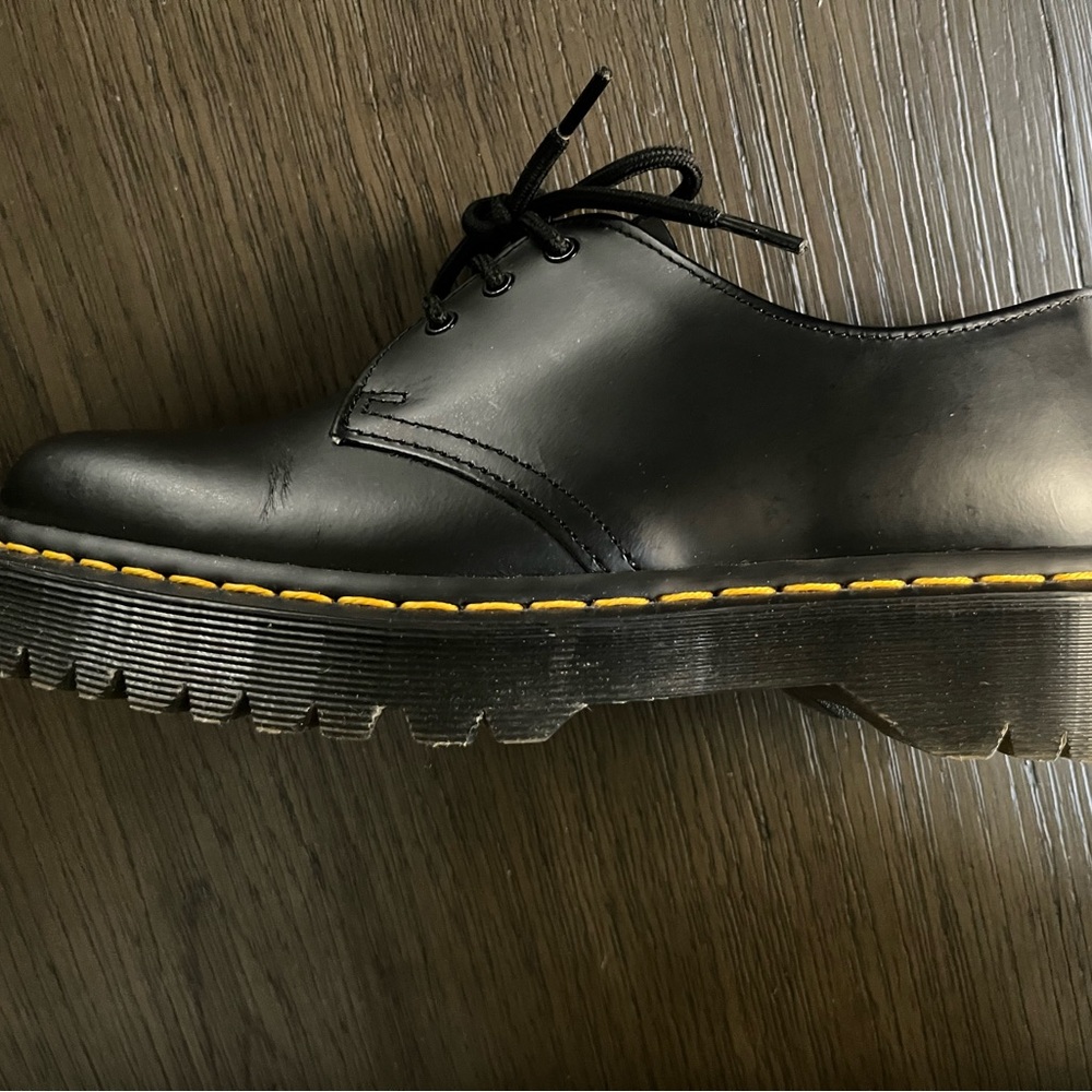 Dr. Martens Black Leather Lace-Up Oxfords Yellow Stitching US Women’s 8 Men’s 7 - Picture 7 of 10